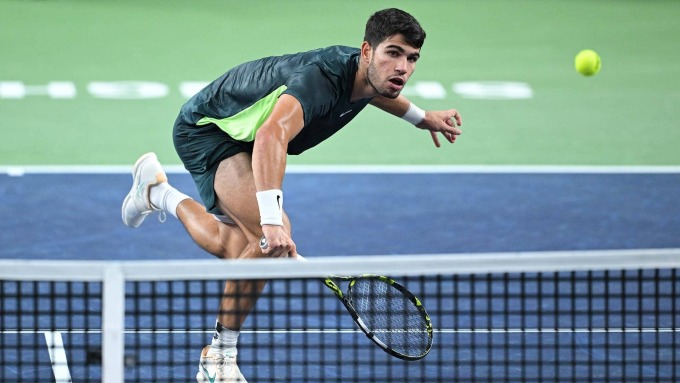 Alcaraz tận dụng ba trong 15 break-point ở trận gặp Evans. Ảnh: ATP