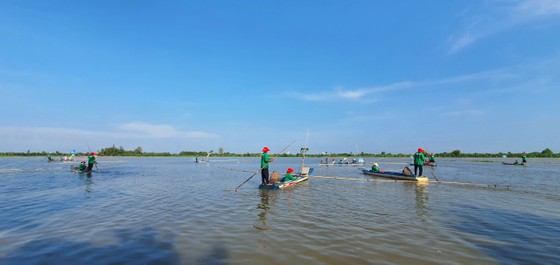 Quang cảnh hội thi kéo côn