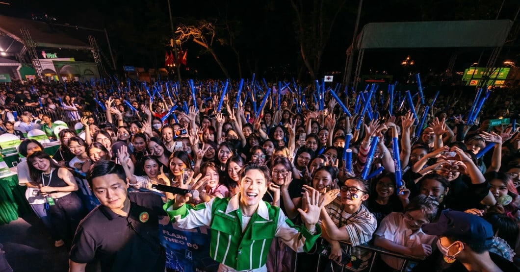 Rhyder enchants thousands of fans, Anh Tu tells young people 'fall down and stand up'