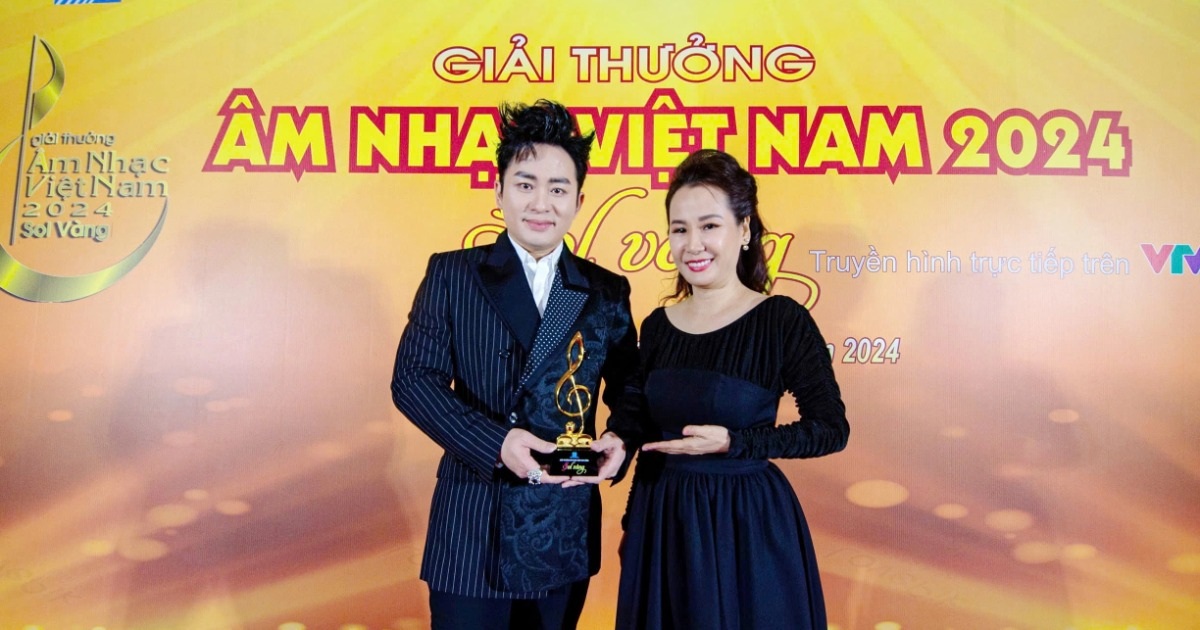 Tung Duong ទទួលបានពានរង្វាន់ Golden Sol រដូវកាលទីមួយ