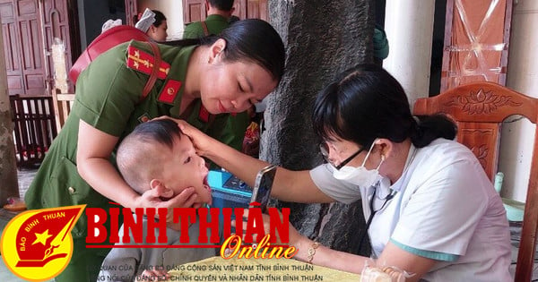 Cấp phát thuốc, tặng quà cho 120 trẻ mồ côi