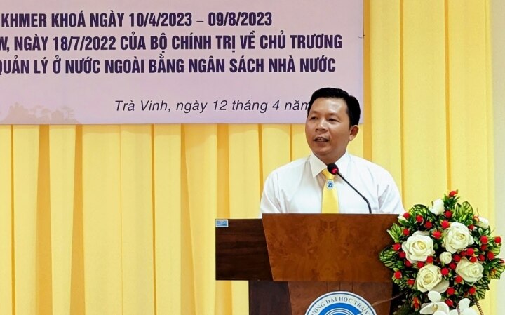 Tra Vinh University opens Khmer language training class for staff - 4