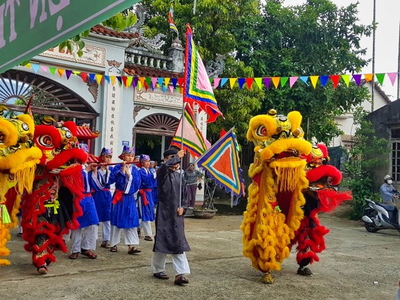 ខេត្ត Quang Ngai៖ ទិដ្ឋភាពសំខាន់ៗនៃពិធីបុណ្យ Dien Truong Ba រូបថត ៣