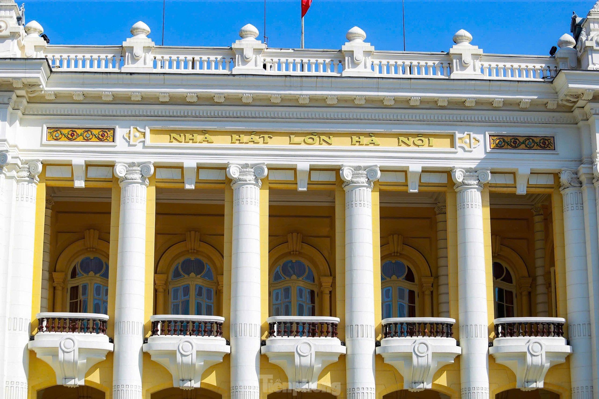 Hermosa arquitectura francesa de la Ópera de Hanoi con más de 100 años de antigüedad. Foto 6