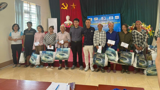 Les femmes de Hanoi partagent et soutiennent les victimes des inondations à Lao Cai et Yen Bai