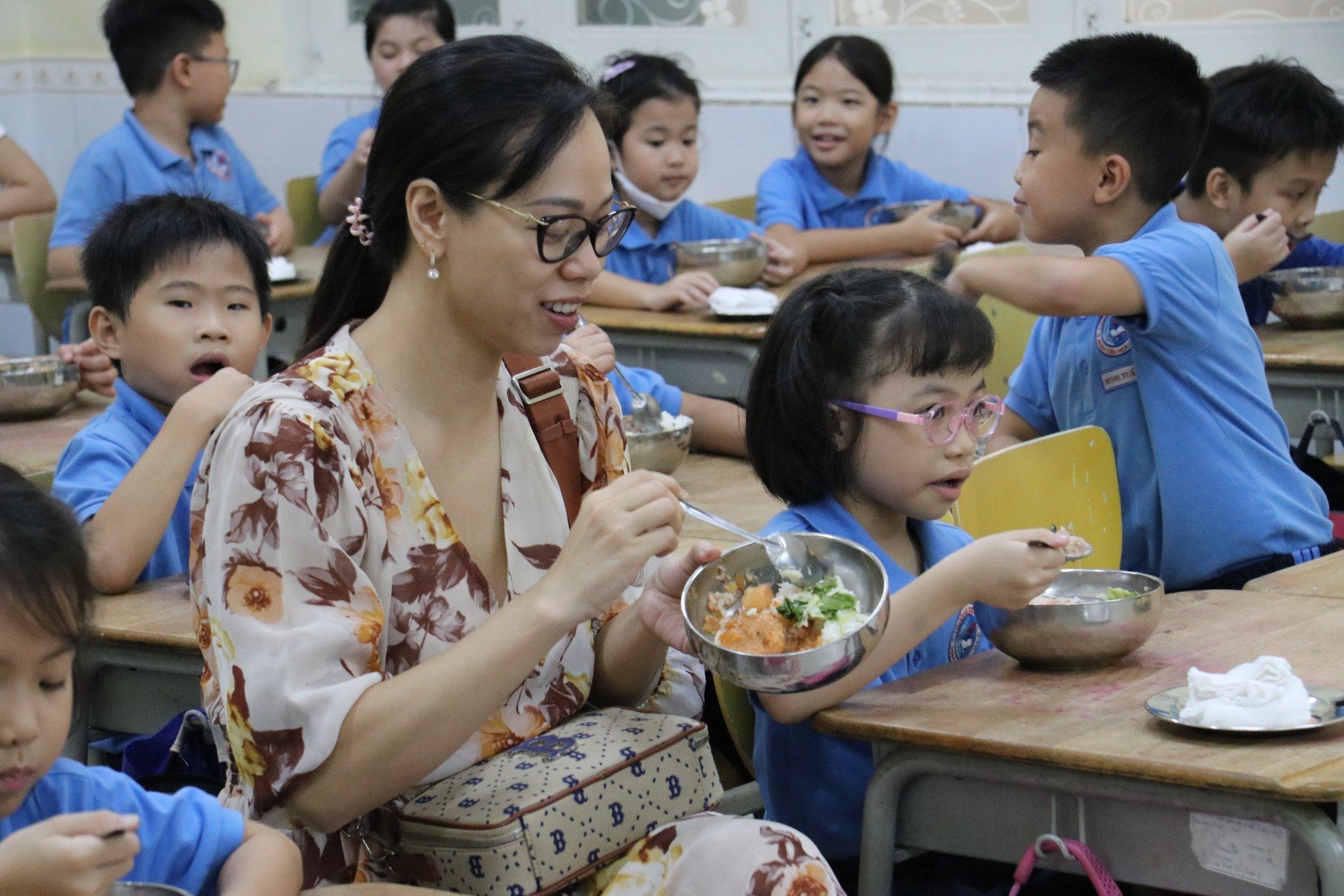 Nỗi lo bữa ăn bán trú: Cần có các cuộc kiểm tra đột xuất - Ảnh 3.