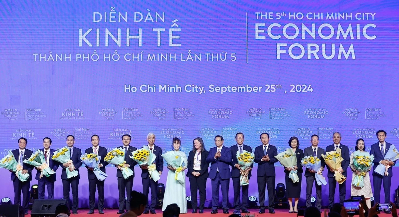 Diễn đàn Kinh tế TP. Hồ Chí Minh 2024: Thủ tướng Phạm Minh Chính đối thoại chính sách với địa phương, doanh nghiệp