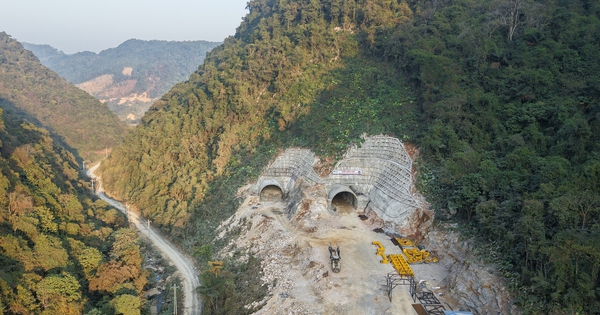 Dong Dang Expressway Opens