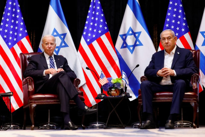 US President Joe Biden (left) and Israeli Prime Minister Benjamin Netanyahu in Tel Aviv on October 18. Photo: Reuters