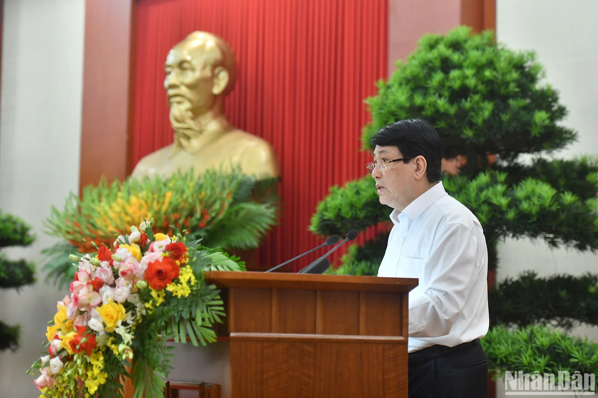 [Photo] General Secretary and President To Lam chaired a meeting with leaders and former leaders of the Party and State photo 7