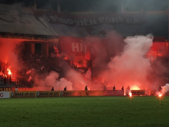 Reducing the fear of flares in the match between Hanoi FC and Hai Phong photo 1