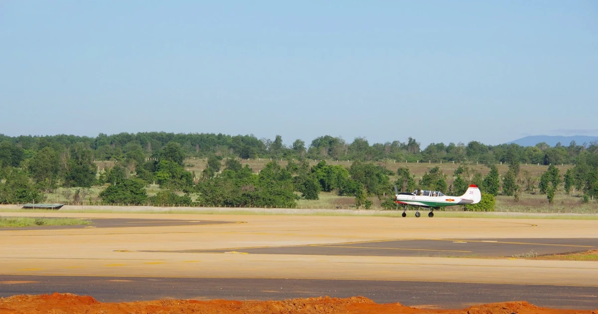 Le régiment 920 a organisé avec succès un vol d'état-major à l'aéroport de Phan Thiet.