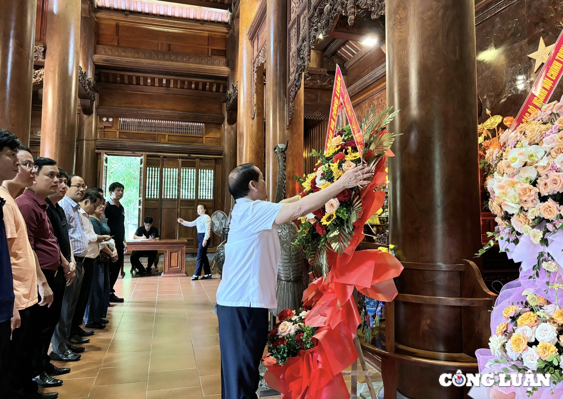 La délégation de reporters, de journalistes et de l'opinion publique en visite dans la province de Bac Ninh, photo 2