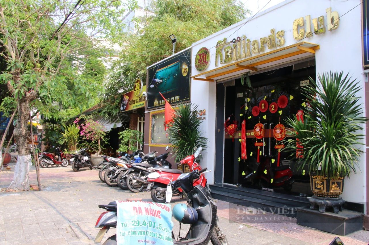 Loạt nhà, đất 