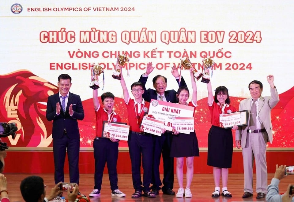 Tôn vinh những bạn trẻ tài năng EOV 2024 trong hành trình chinh phục ngôn ngữ - Ảnh 1