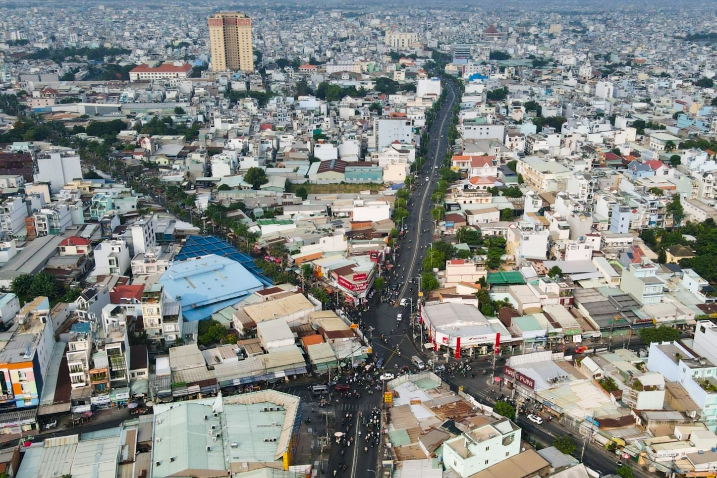 Près de 2 400 milliards de VND pour construire un pont en béton pour « effacer » les points noirs d'embouteillages à l'entrée de Ho Chi Minh-Ville