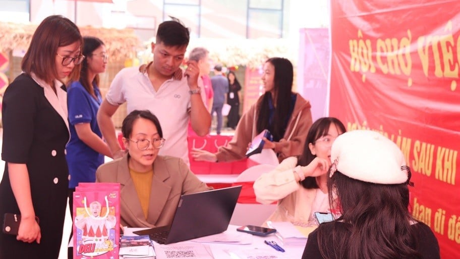 Thêm nhiều cơ hội việc làm cho cử nhân, sinh viên tại ULIS Job Fair 2024