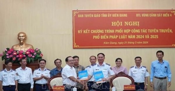 Phối hợp đẩy mạnh tuyên truyền về biển, đảo và chống khai thác IUU