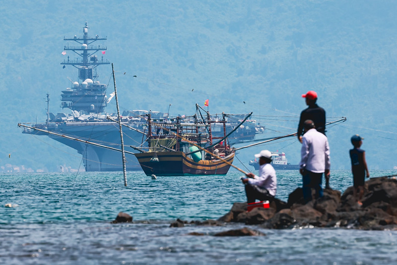 Nhóm tàu sân bay USS Ronald Reagan của Mỹ thăm Việt Nam - Ảnh 10.