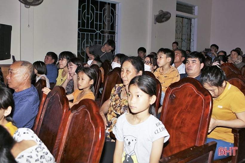 Ha Tinh people were moved by the opera 