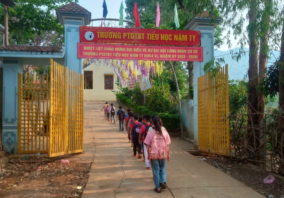 th nam ty primary school for ethnic minorities.jpg