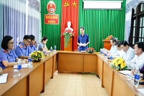 The Provincial People's Council's Legal Committee works with the Hai Lang District People's Procuracy