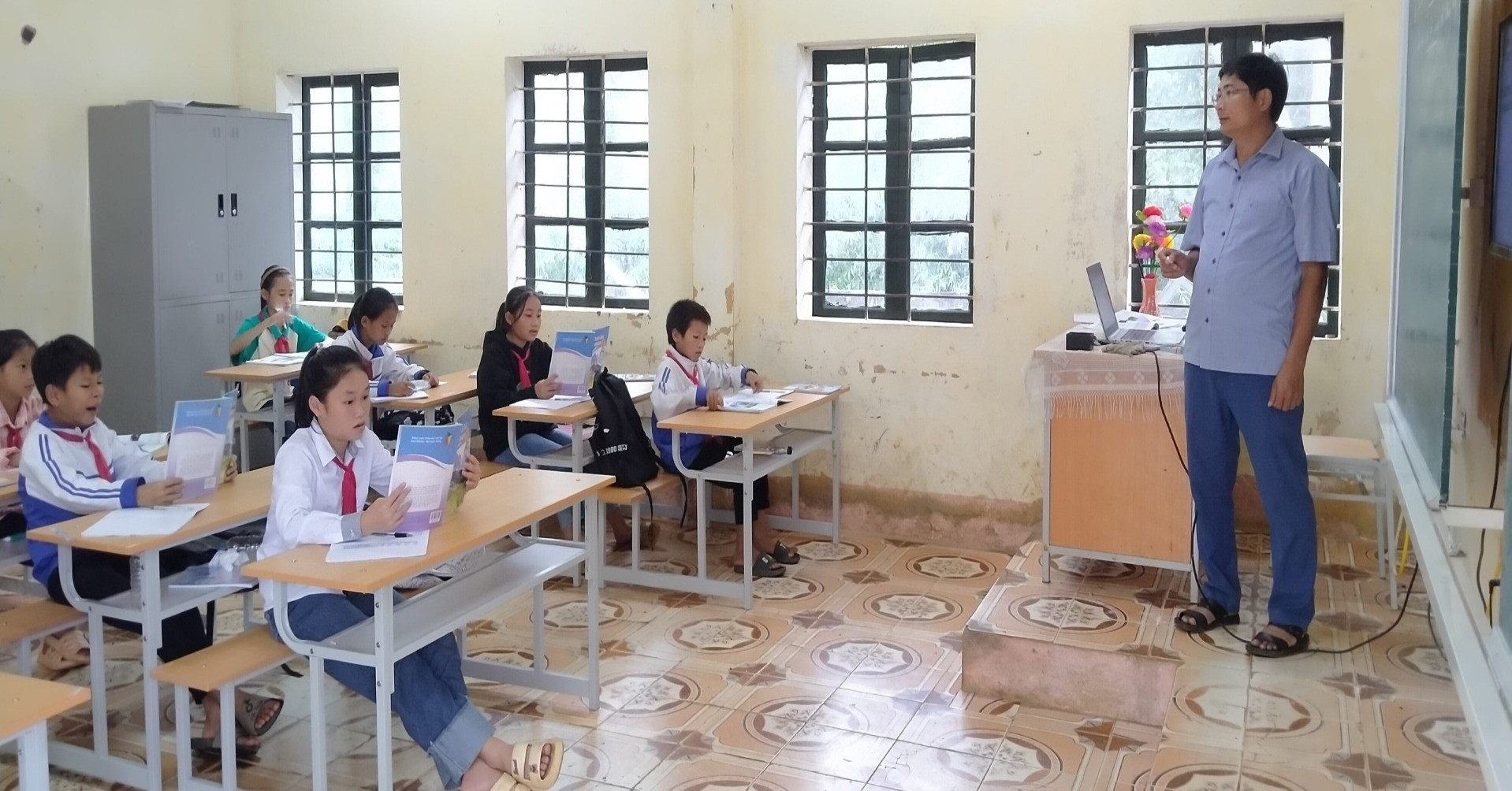 Le Département de l'éducation et de la formation de Thanh Hoa a informé de l'arrêt de certaines matières en raison de l'impossibilité de recruter des enseignants.