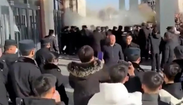 Protests at Chinese school after student falls to death