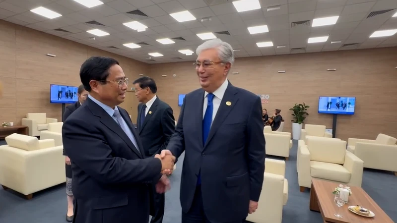 Le Premier ministre Pham Minh Chinh a brièvement rencontré les dirigeants du Kazakhstan, du Turkménistan et de l'Éthiopie.