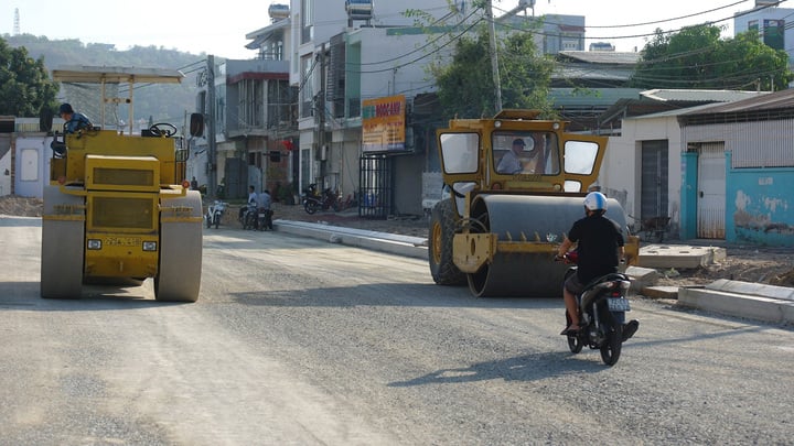 Speeding up project construction is one of the tasks to ensure the progress of public investment disbursement in the province. (Photo: Phu Xuan)