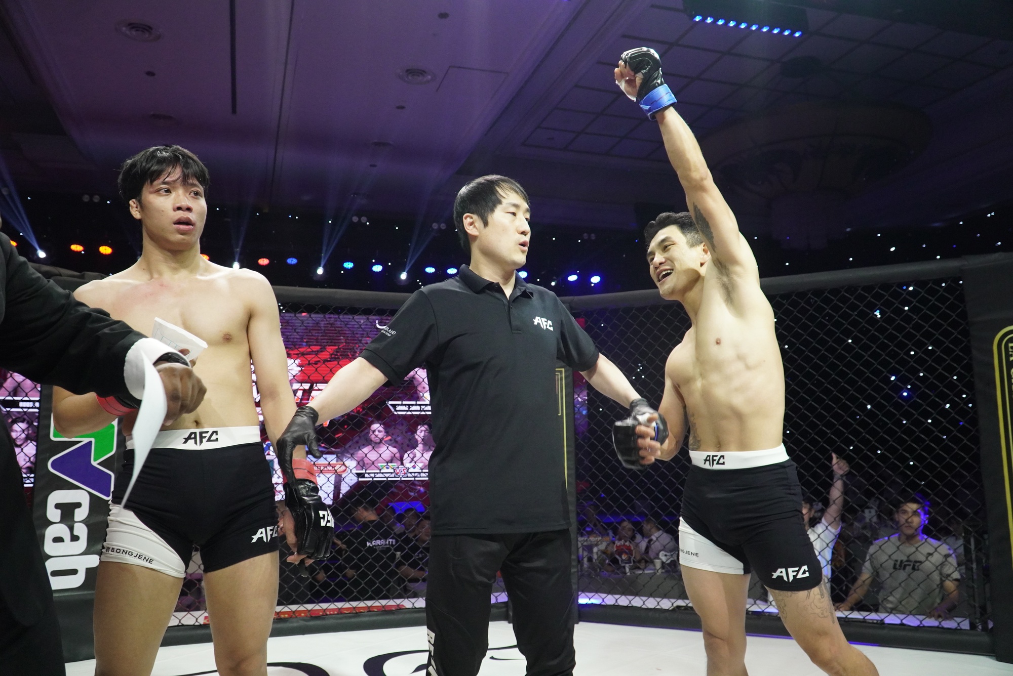 Robson Oliveira thắng knock-out đẳng cấp tại sự kiện MMA AFC 25 - Ảnh 9.