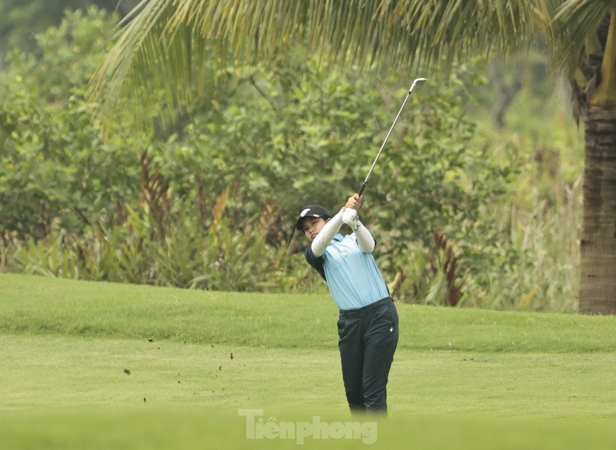 Nguyen Viet Gia Han y la madurez de un 'joven golfista' foto 10