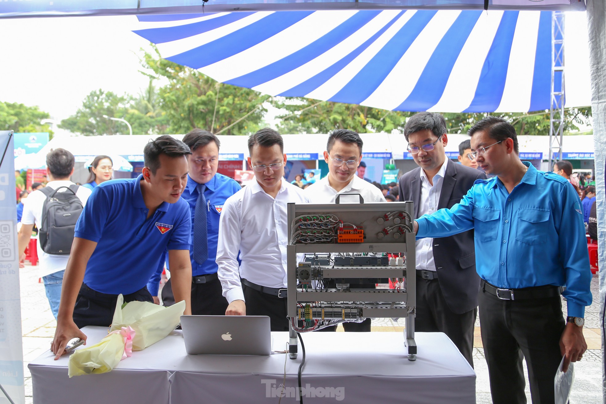 Cientos de jóvenes en Da Nang están entusiasmados por experimentar la transformación digital foto 4