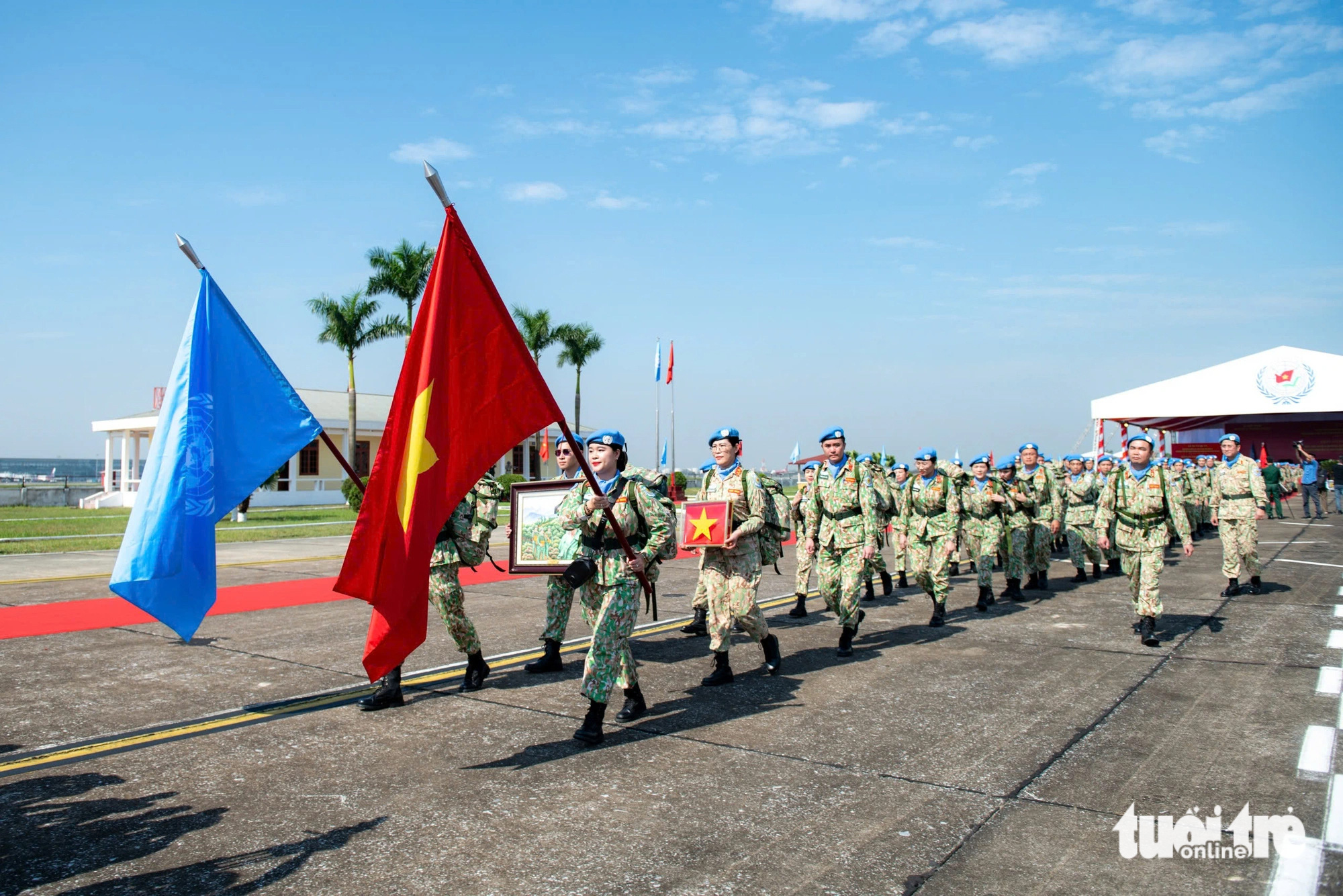 Vợ chồng son ‘rủ nhau’ đi gìn giữ hòa bình ở châu Phi - Ảnh 1.