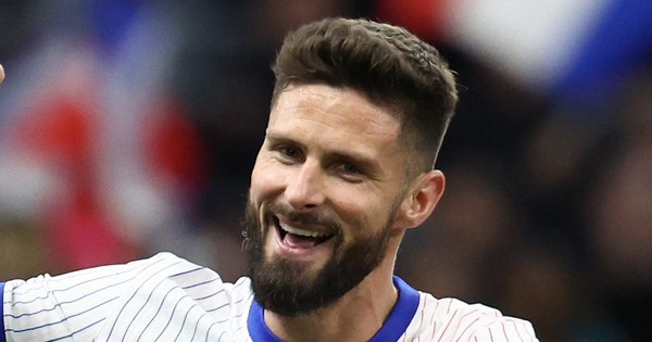 Olivier Giroud chính thức gia nhập giải MLS, mong sớm gặp Messi