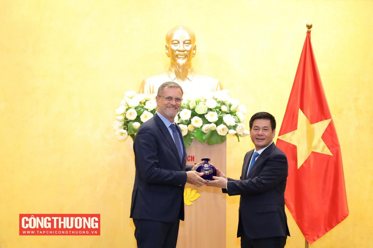 Le Vietnam et la France privilégient la coopération contre le changement climatique