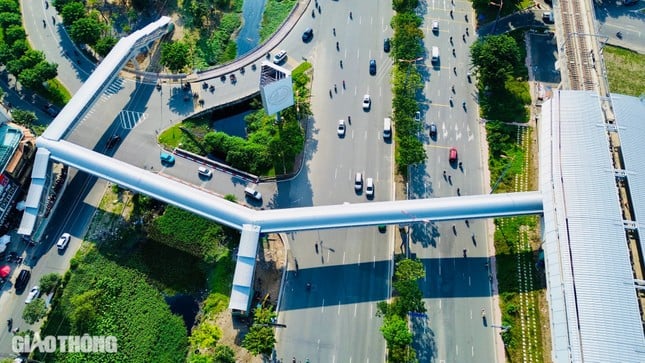 Close-up of metro stations No. 1 in Ho Chi Minh City, photo 18