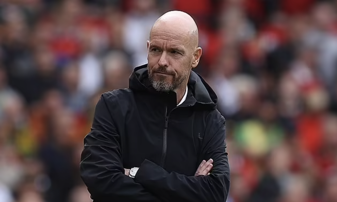 HLV Erik ten Hag trong trận Man Utd thua Brighton trên sân Old Trafford, thành phố Manchester, vòng năm Ngoại hạng Anh ngày 16/9/2023. Ảnh: ManUtd