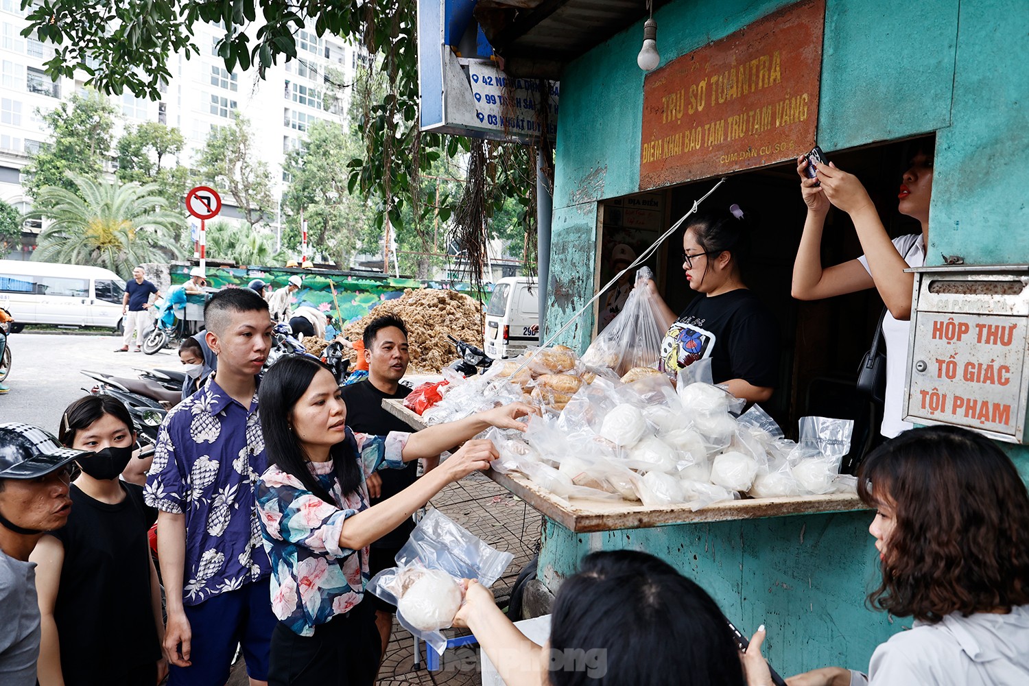 ฮานอย: บุคลากรทางการแพทย์นำเรือไปรักษาคนไข้ ภาพที่ 15