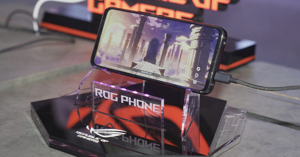 FPT Shop opens early sale of Asus ROG Phone 7 smartphone model for gamers