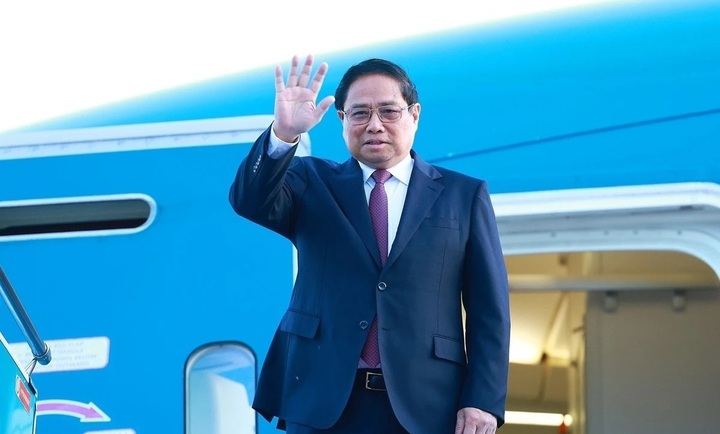 Prime Minister Pham Minh Chinh leaves for the BRICS Leaders' Meeting in Kazan, Russia. (Photo: Duong Giang/VNA)