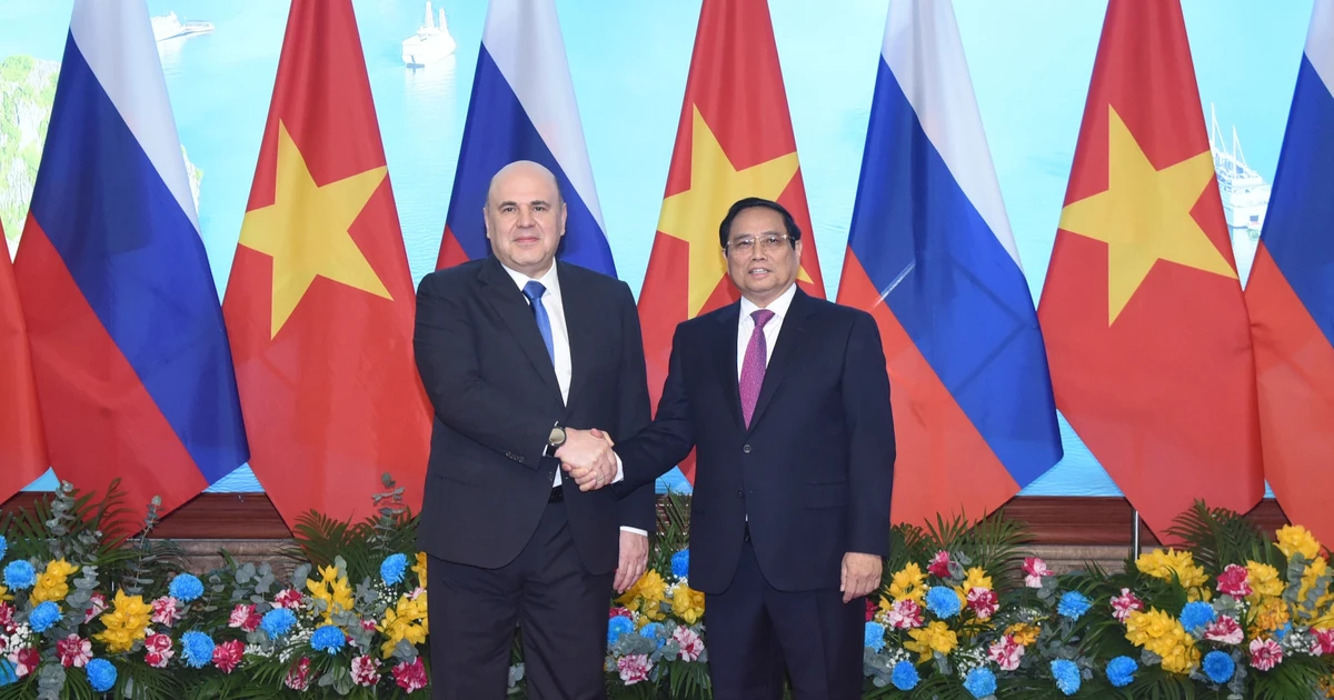 [Foto] Premierminister Pham Minh Chinh führt Gespräche mit Premierminister Michail Wladimirowitsch Mischustin