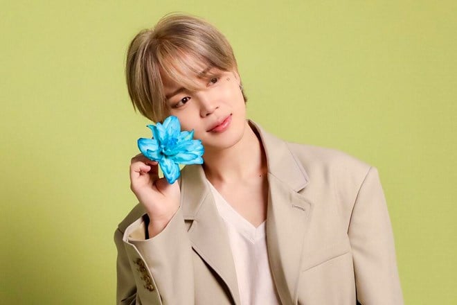 جدل حول قيام والد جيمين عضو فرقة BTS بتنظيم حدث توقيع للمعجبين