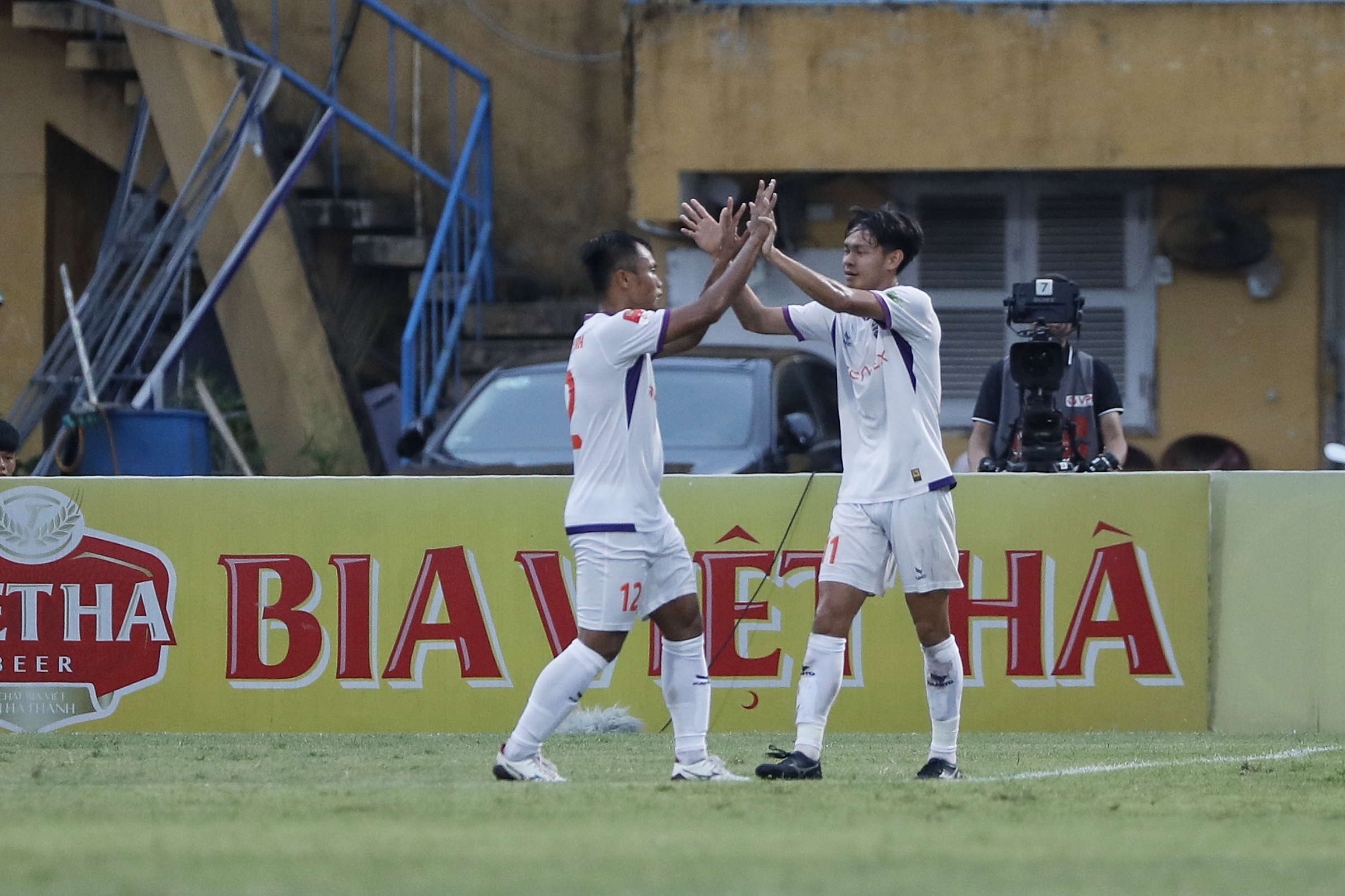 Các ngôi sao tỏa sáng, CLB Hà Nội hòa không tưởng Bình Dương, đứng tốp 3 V-League- Ảnh 5.