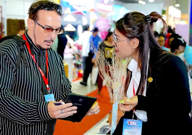 CNN et plus de 40 agences de presse du monde entier « envahissent » la Foire internationale du tourisme de Ho Chi Minh-Ville, photo 2