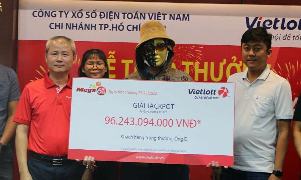 Người lái xe ôm trúng Jackpot 96 tỷ đồng dùng tiền thưởng mua nhà