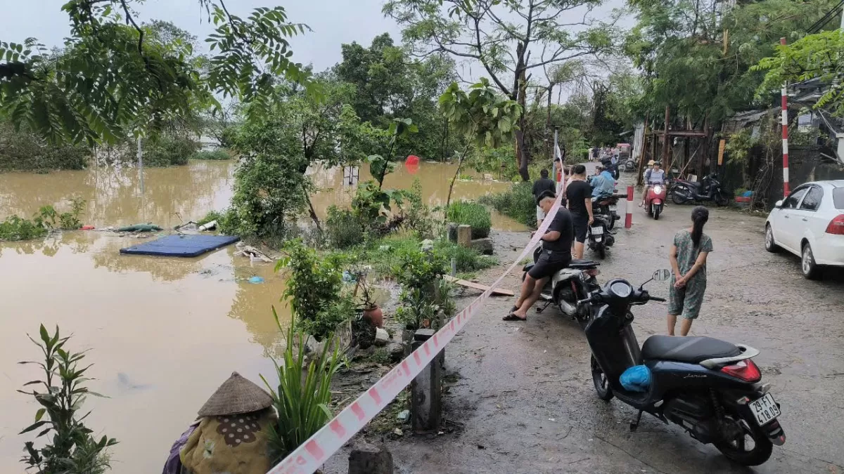 Hanoi: La crecida del río Rojo tras la tormenta nº 3 provoca inundaciones fuera del dique pero no ha sido necesario 