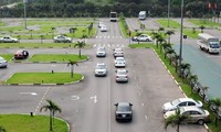 Les étudiants s'entraînent à la conduite automobile