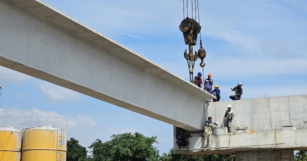 Gác 42 dầm cầu Đại Ngãi 2, nối Cù Lao Dung với quốc lộ Nam Sông Hậu