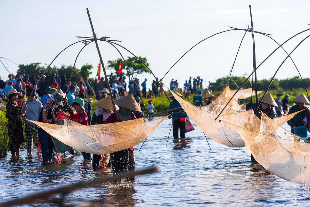 Exciting festival atmosphere. Photo: Thien Chan